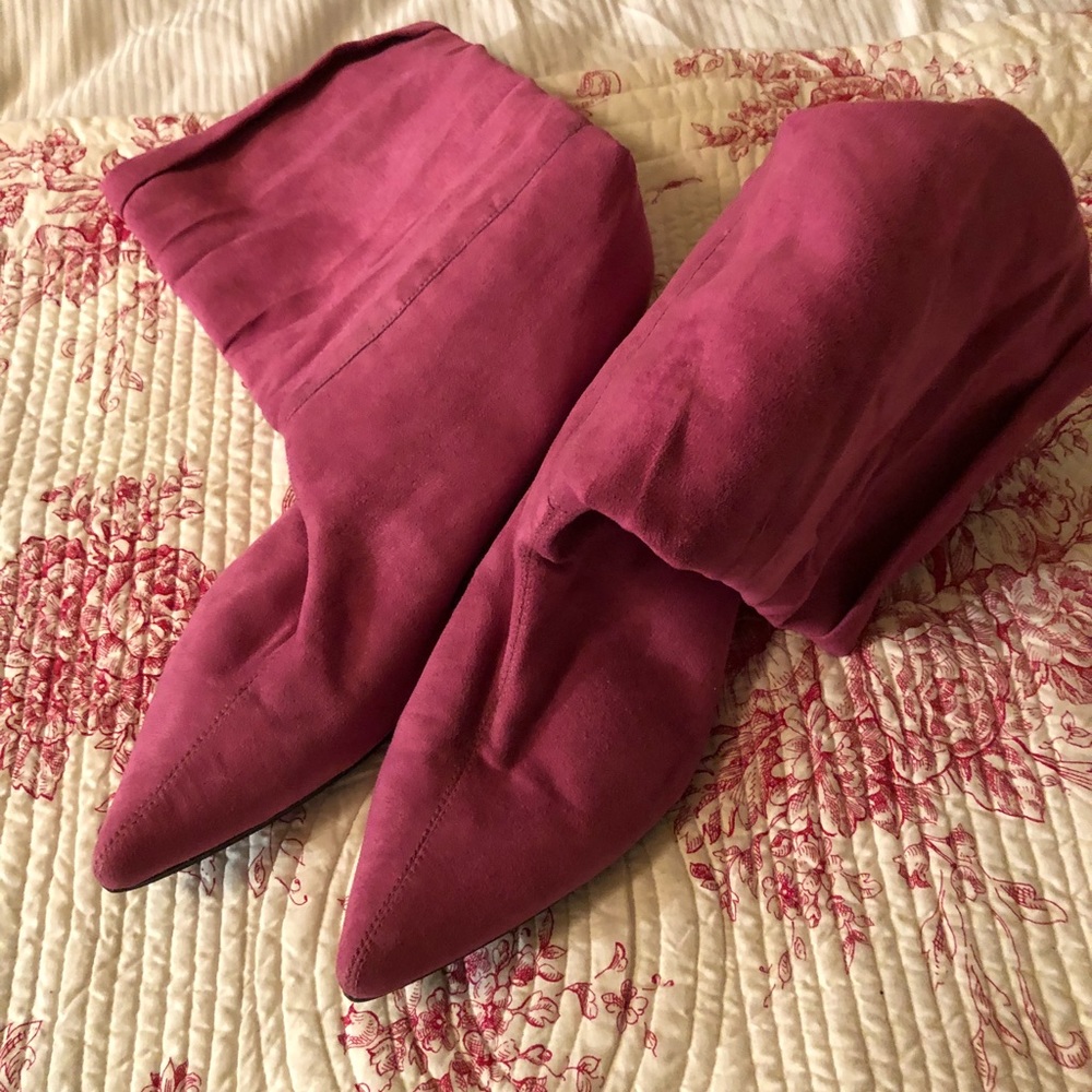 Brand new pink suede pink boots, Sz 10